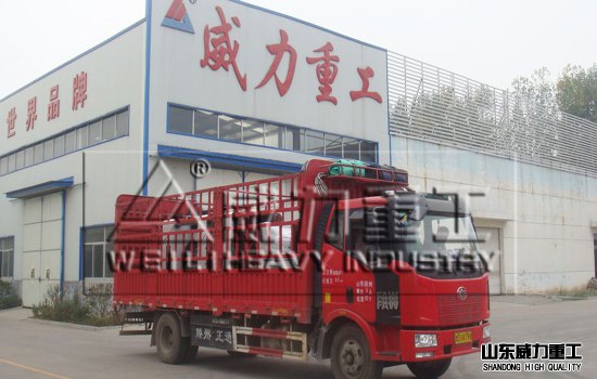 四柱液压机发货