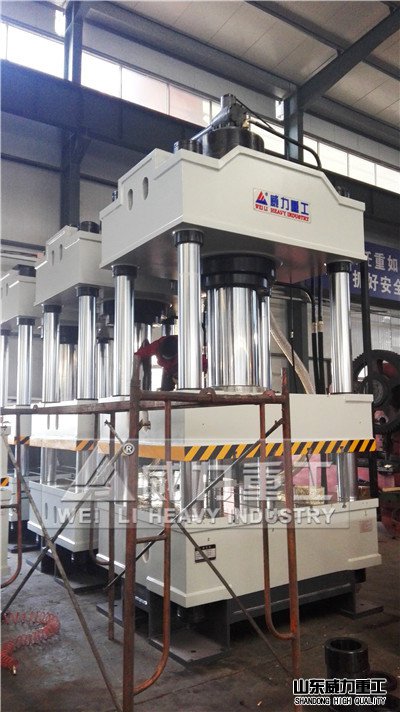 315吨液压机车间