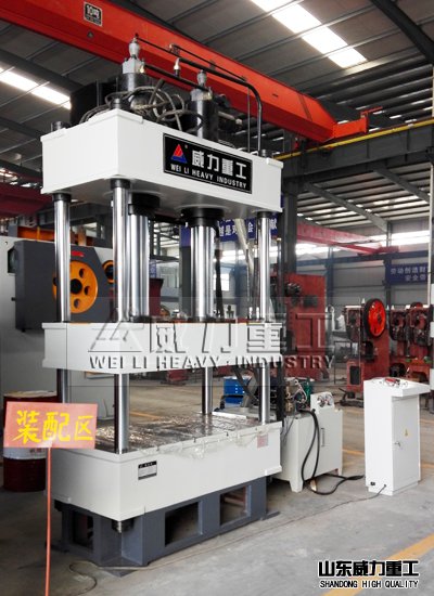 400吨耐火材料液压机车间