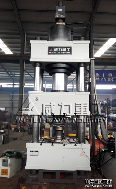 315吨液压机车间