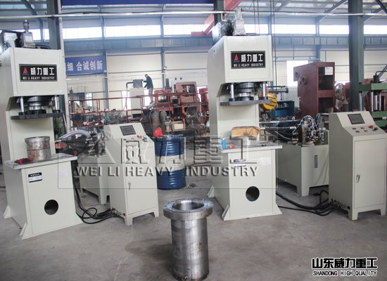 200吨液压机厂家车间