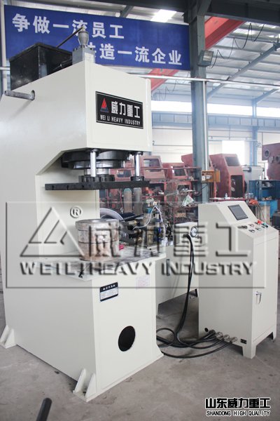 200吨单柱液压机车间