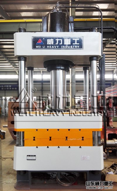 315吨四柱液压机