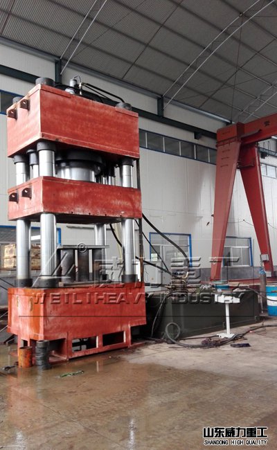 1000吨熟铁屑压块液压机半成品