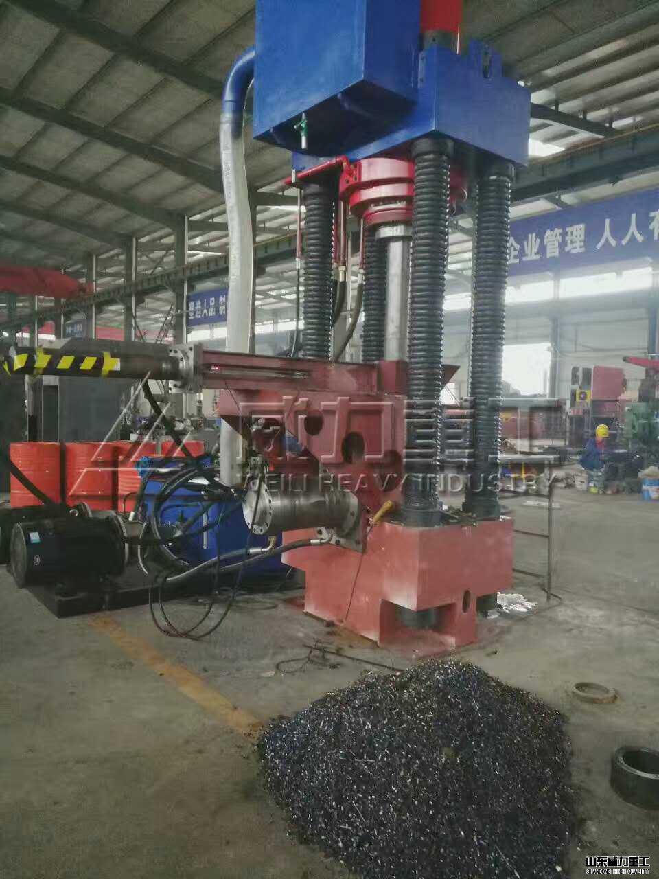 铁粉压块机车间