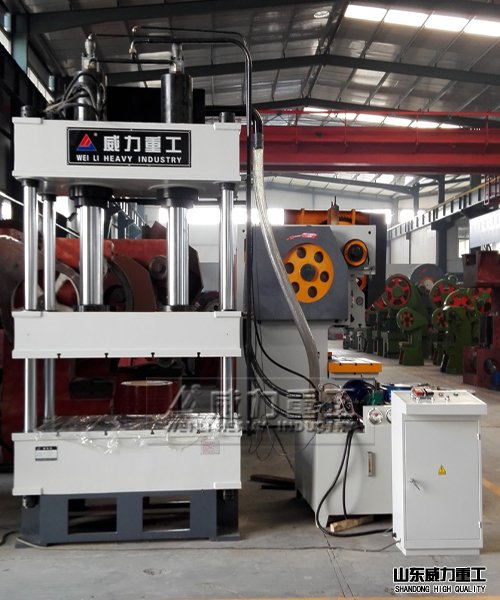 100吨液压机车间