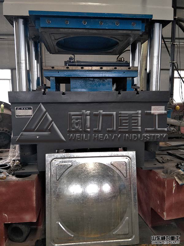200吨水箱成型液压机