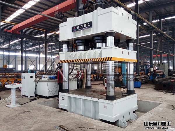 1000吨液压机车间