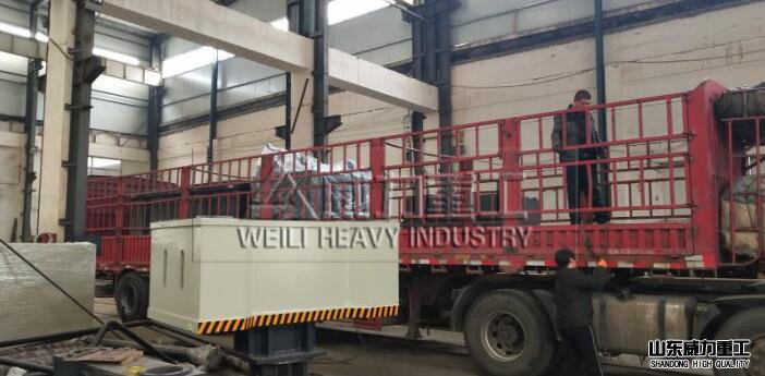 化粪池成型液压机发往莱芜