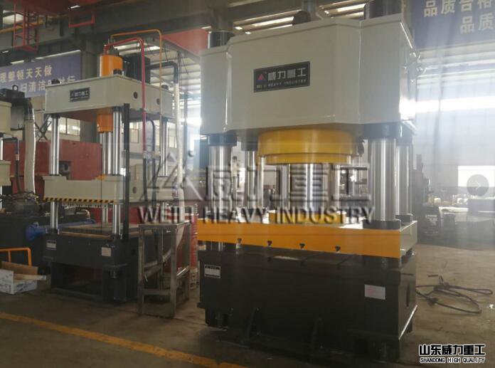 800吨液压机客户生产现场