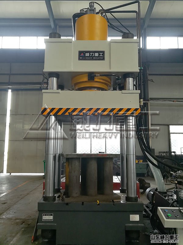 630吨液压机车间