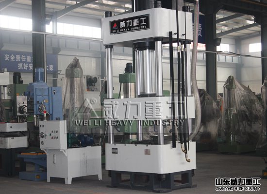 三梁四柱液压机