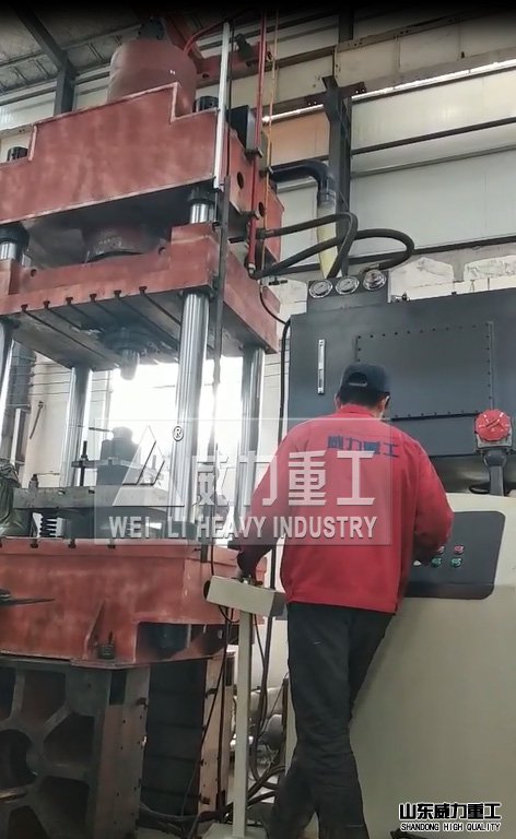 630吨液压机来厂验货试机