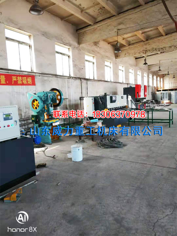 沈阳不锈钢水箱成型液压机客户现场