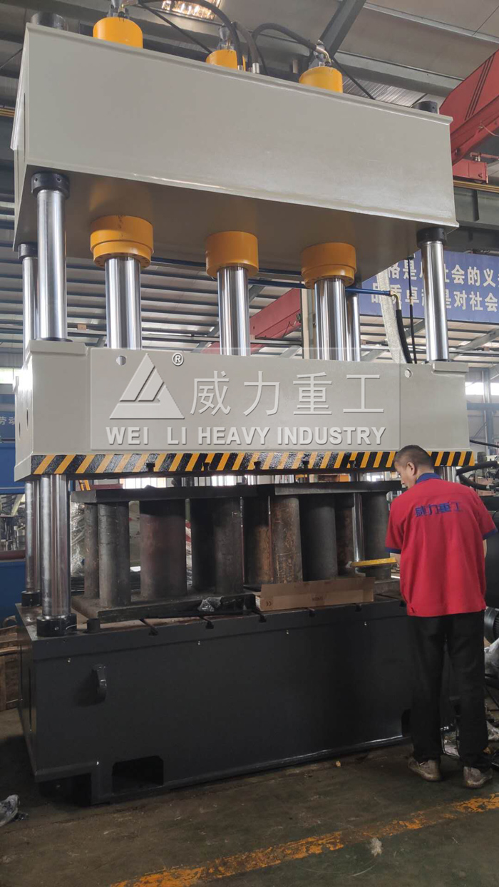 不锈钢水箱液压机安装调试