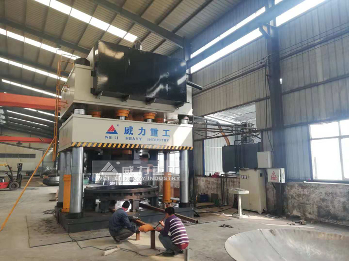 山东威力重工拉伸封头专用液压机