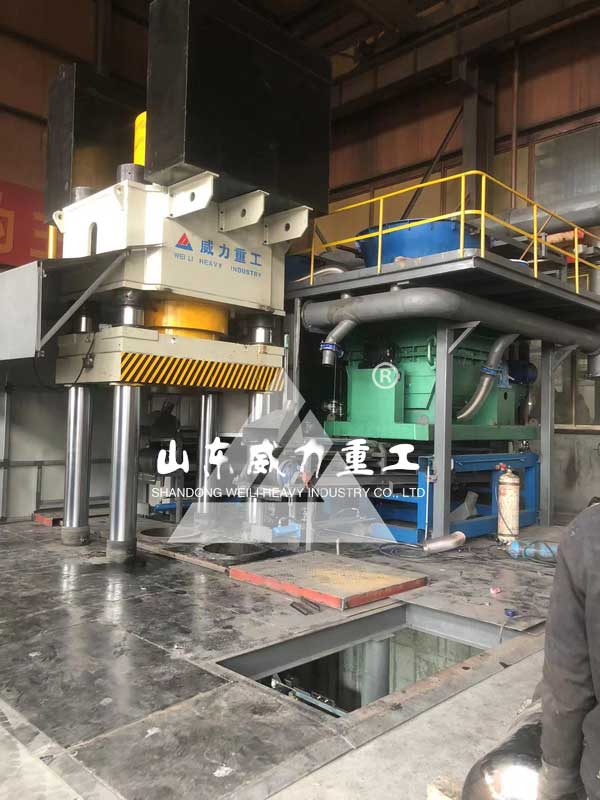 山东威力重工压制梅花坩埚专用液压机