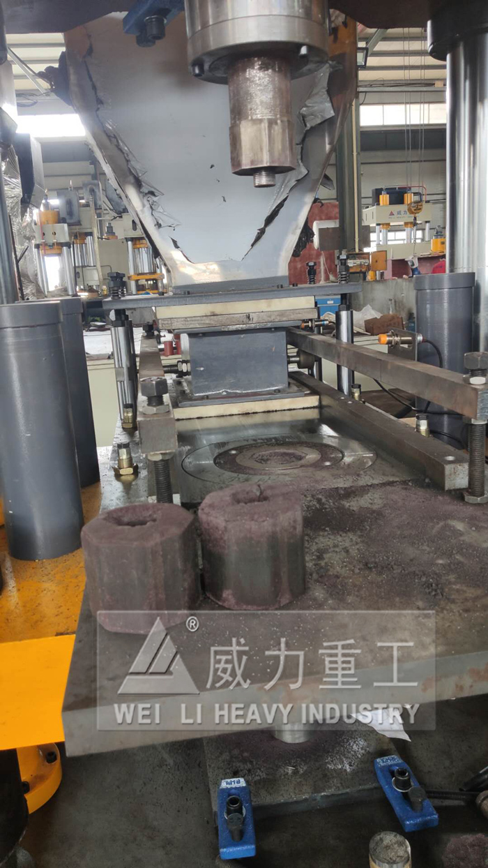 山东威力重工金属粉末液压机